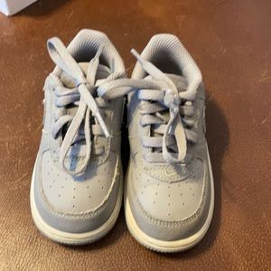 Nike Grey sneakers - 7C